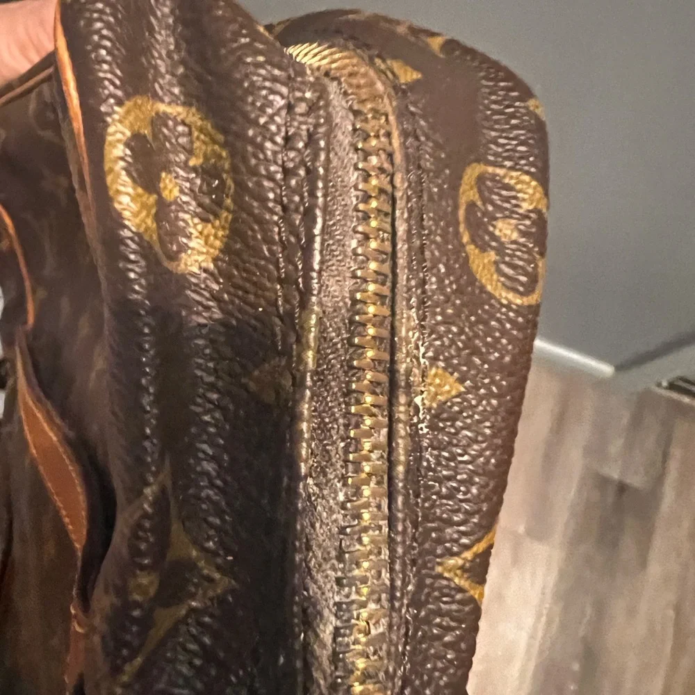 Louis Vuitton Brown Monogram Vintage Crossbody Bag - Picture 13 of 16